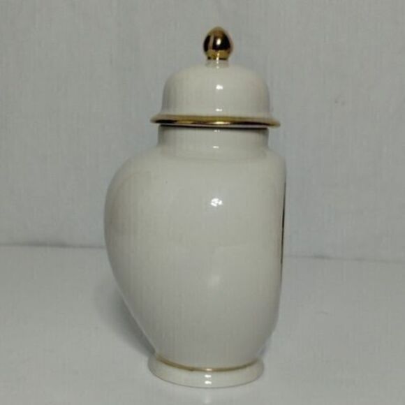 Elegant White Ceramic Ginger Jar w/‎ 24K Gold Trim & Swan Medallion Decorative - Picture 4 of 10